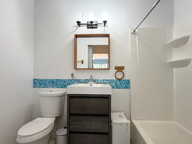 Loma Vista Ter — Photo 11