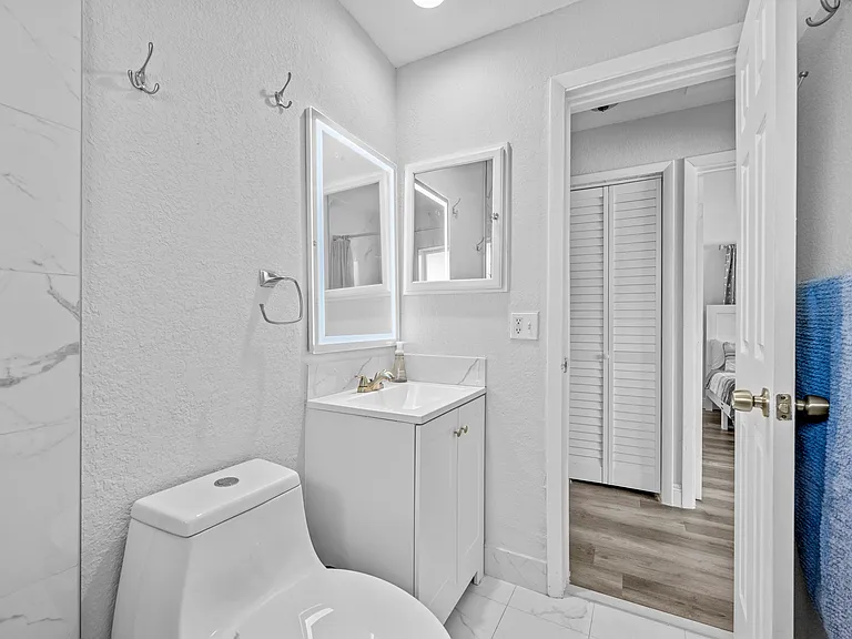 1208 NE 5th Ave #1 — Photo 21