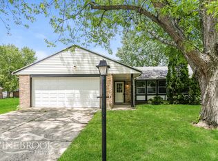 8210 Schoolgate Dr, Dayton, OH 45424
