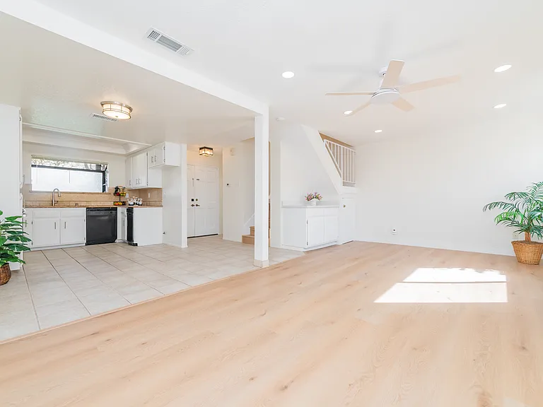 5212 Berkshire Way — Photo 4