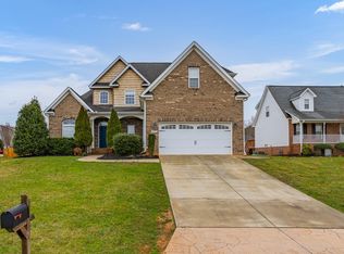 4852 Knollview Dr, Walkertown, NC 27051
