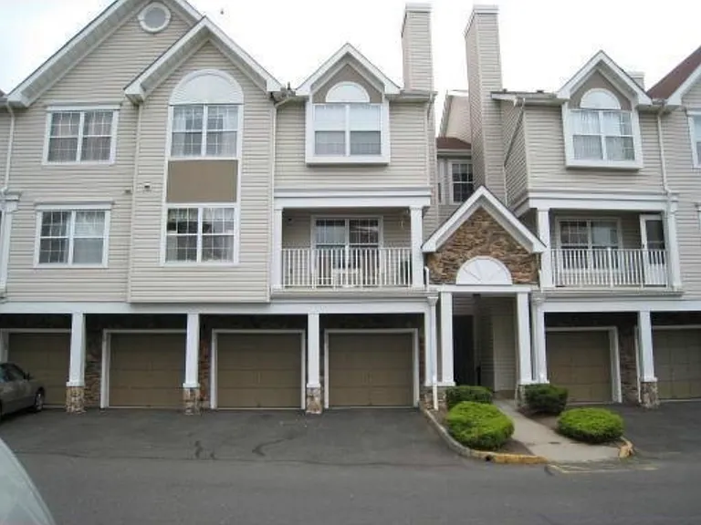 63 Inverness Dr — Photo 1