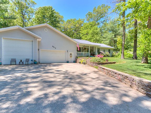 4th image of 2219 Oak River Ln