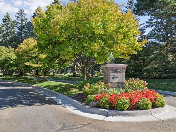 595 Waycliffe Dr N, Wayzata, MN 55391