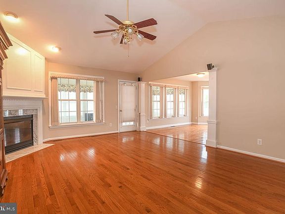 2nd image of 1 E Minglewood Dr