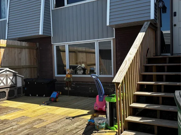 6750 School St Unit 747, Windsor Heights, IA 50324