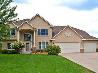 10421 Stony Creek Dr, Woodbury, MN 55129
