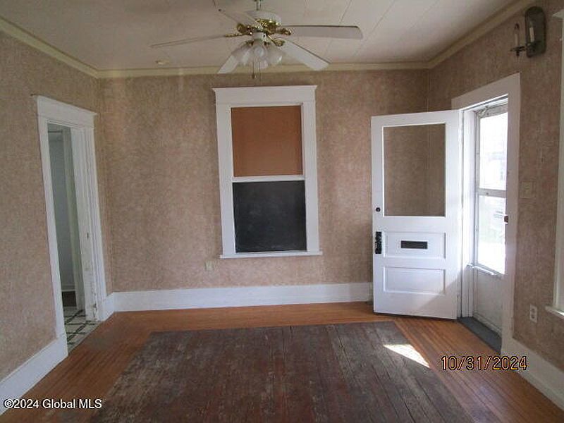 4th image of 11 Adams Street