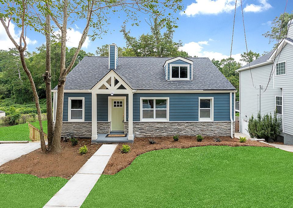 Front Curb-Side View