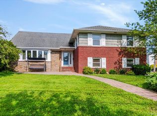 164 Blackheath Rd, Lido Beach, NY 11561