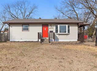 295 S Saint Charles St, Florissant, MO 63031