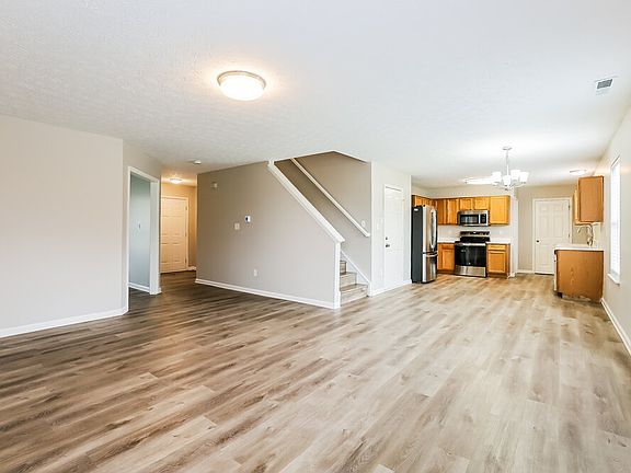4th image of 8513 Vanguard Ln