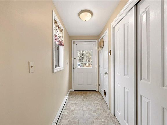5th image of 9 Settlers Court #9
