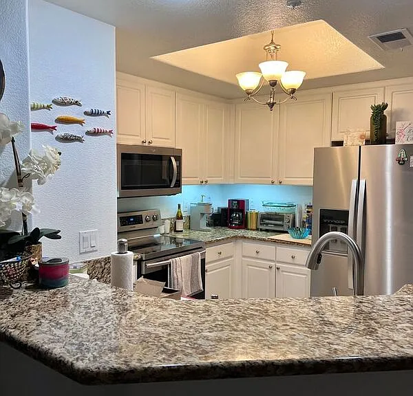 9263 Regents Rd #B210 — Photo 1