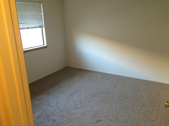 4th image of 31 E Colorado Blvd APT C