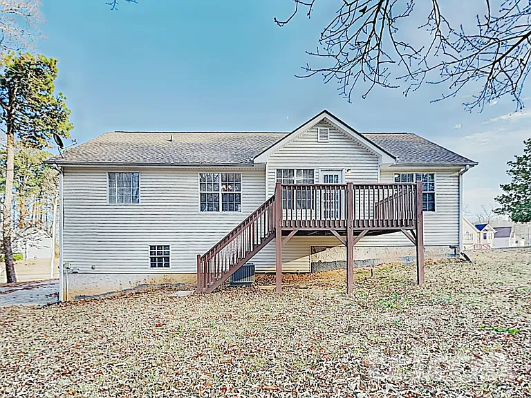 87 Princeton Dr — Photo 4
