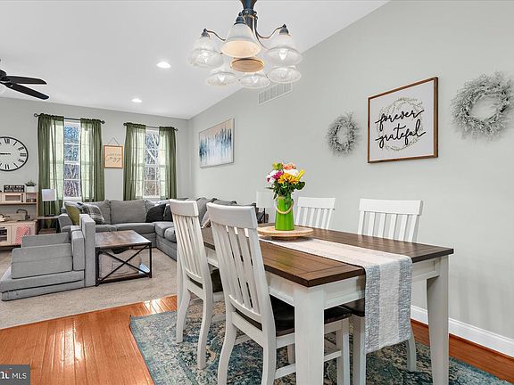 5th image of 64 Sugar Maple Rd