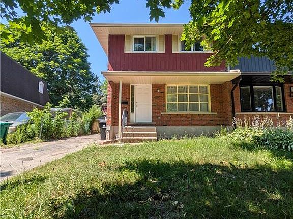 4th image of 435 A Midwood Cres