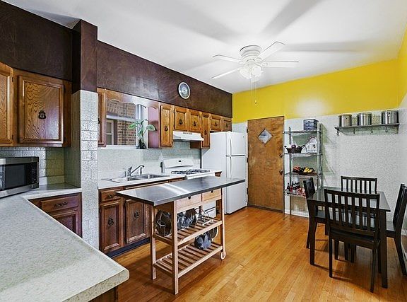 5th image of 3942 N Lawndale Ave