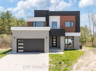 204 Merritt Ct, North Middlesex, ON N0M2K0