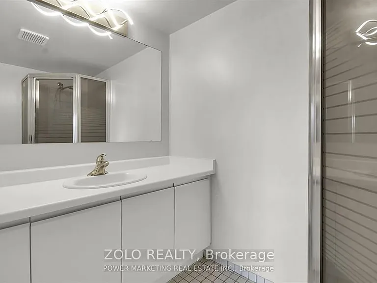 2759 Carousel Cres #1206 — Photo 24