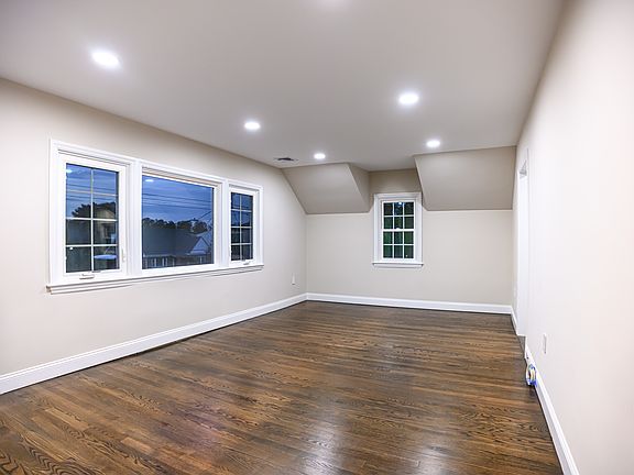 5th image of 98 Dunston Ave Floor 2