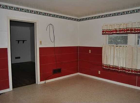 4th image of 1026 N Avenue D