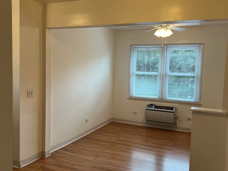 Kitchen/ Dinning room