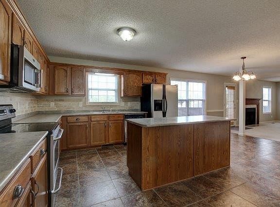 5th image of 858 Sugarcane Way