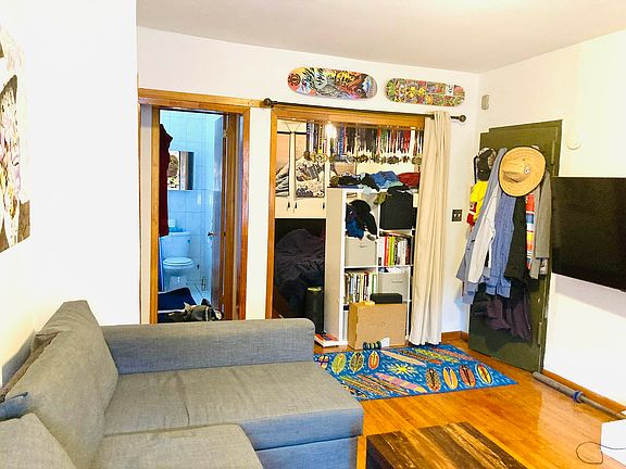4th image of 524 E 5th St APT 8