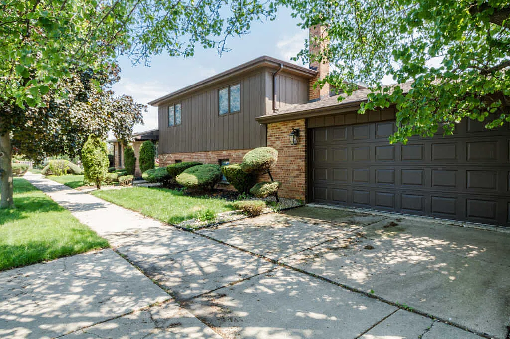 1175 Stewart Ave photo 1