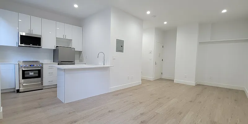 Rented by Plaza Real Estate Group | media 1