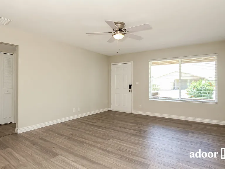 4112 W Gardenia Dr — Photo 4
