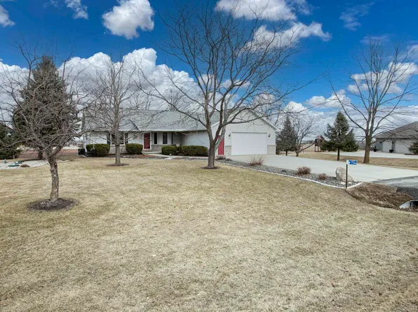 W7346 Earl Ln, Hortonville, WI 54944