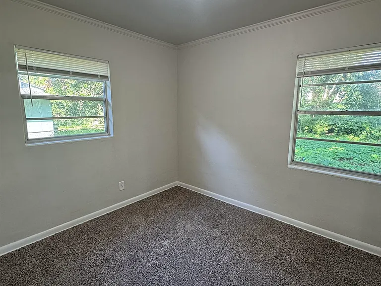 1204 Clay St — Photo 7