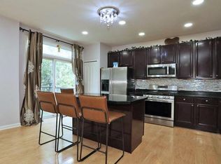 149 Fulbright Ln, Schaumburg, IL 60194