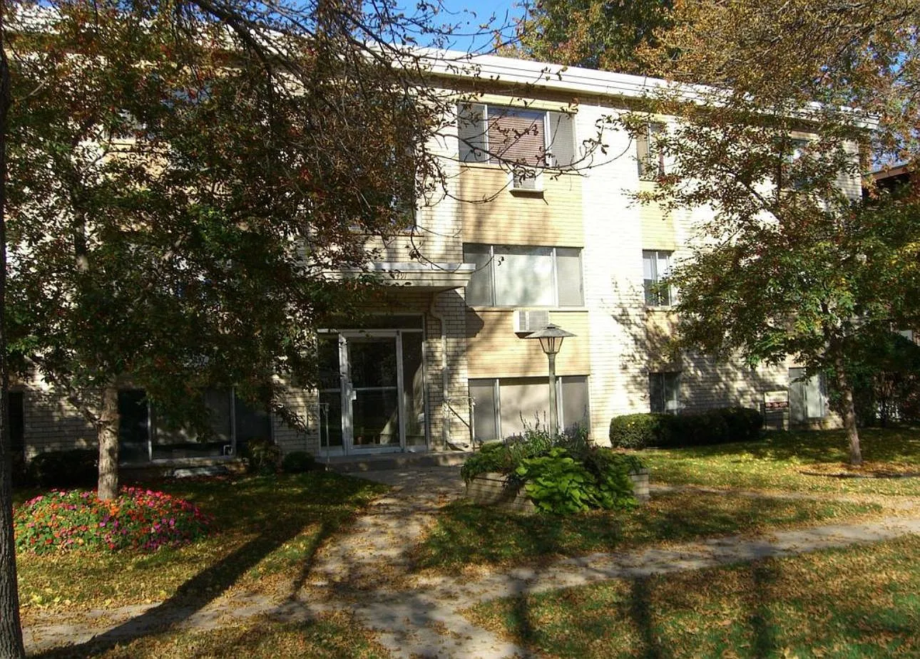 2 bed, 850 sqft, $1,400 — Photo 1
