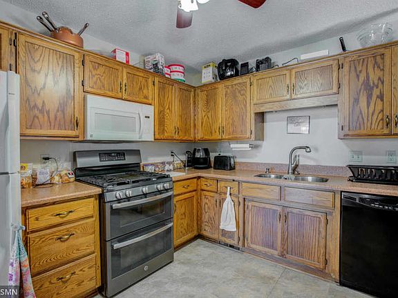 3rd image of 508 Arrowhead Dr