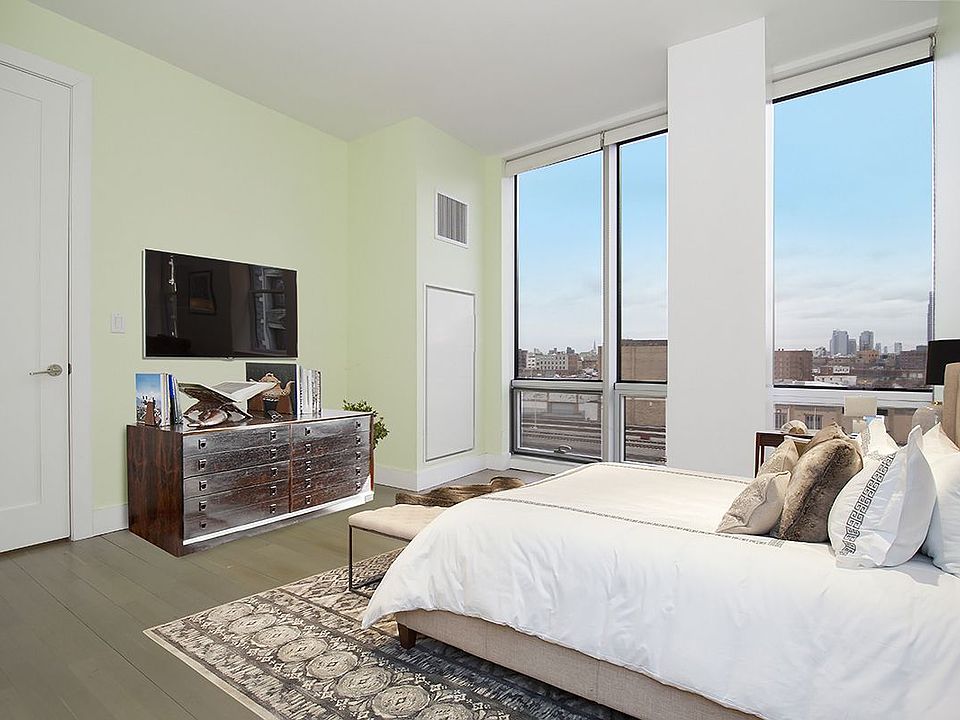 1st image of 5-19 Borden Ave #4F