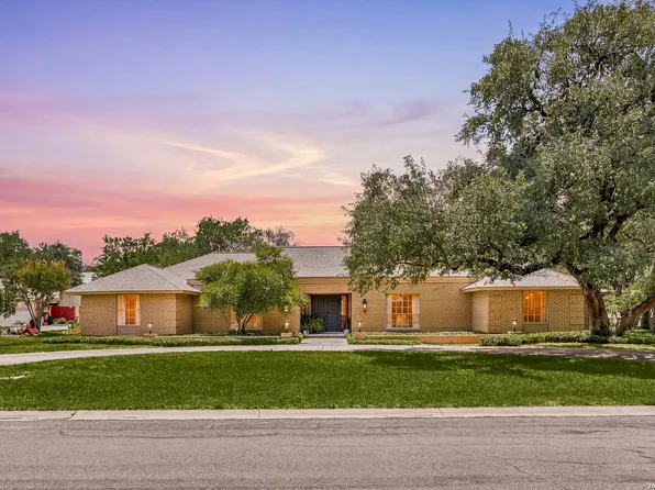 200 Sir Arthur Ct, Castle Hills, TX 78213