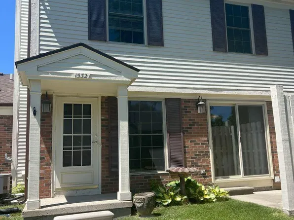 1532 Dover Hl S, Walled Lake, MI 48390