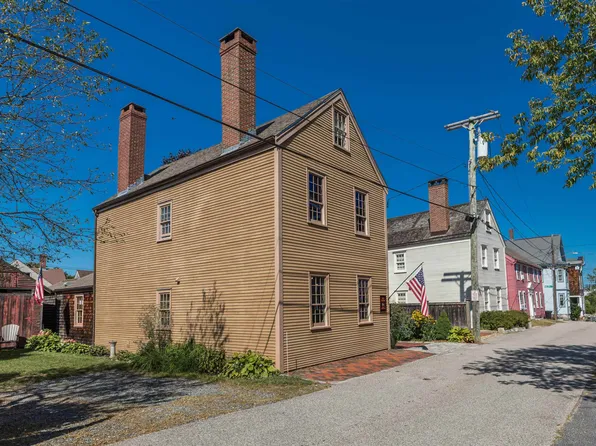 17 Gardner Street, Portsmouth, NH 03801