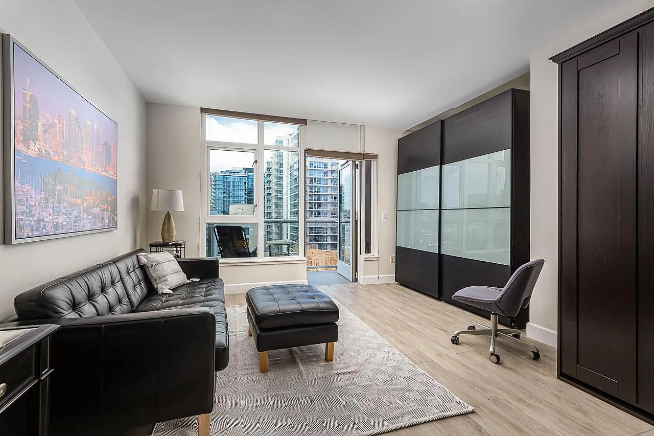 Studio, 487 sqft, $2,300 — Photo 3