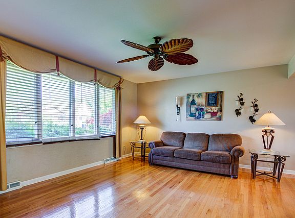 4th image of 12347 W Warren Dr
