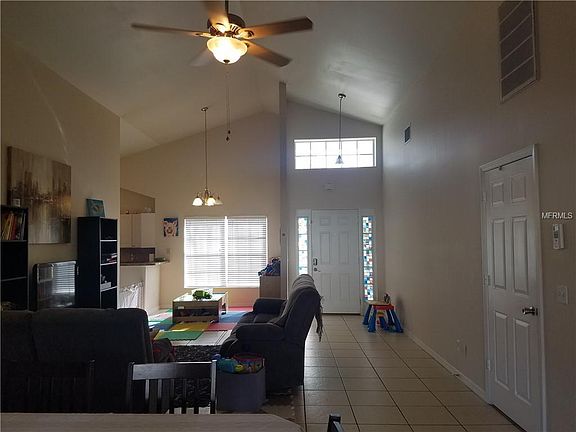 5th image of 7 Cedar Dr
