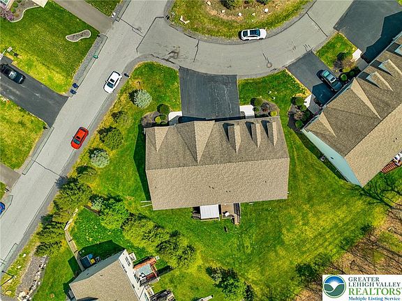 3rd image of 28 Palmer Ct