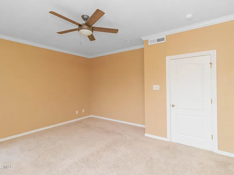 4744 Excalibur Dr — Photo 31