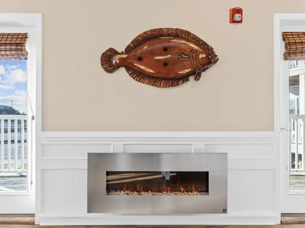 600 W Brunswick St Unit 3, Southport, NC 28461