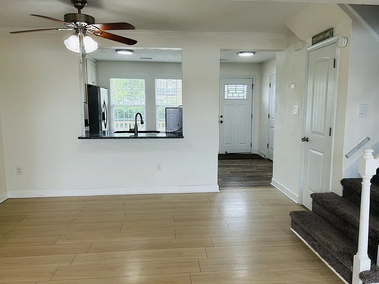 1823 Volvo Pkwy — Photo 11