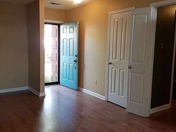 5th image of 2533 Van Eaton Ln